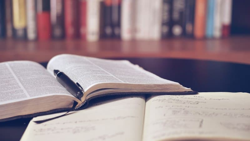 名前に使える常用漢字・人名用漢字のルールを解説するイメージ画像